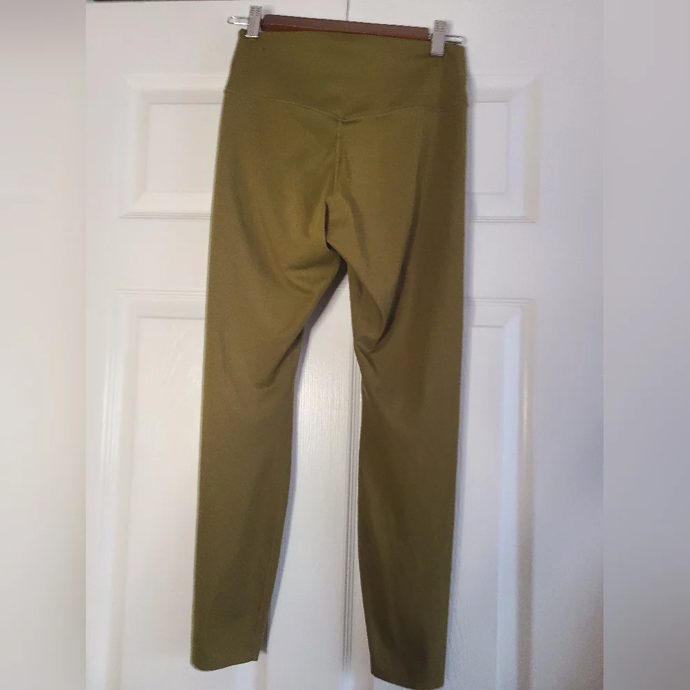 Nike Dri-Fit leggings olive color size Medium - Picture 3 of 5